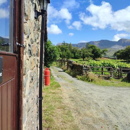 Pandy Farmhouse - Panoramic Mountain Views Within Snowdonia'S National Park - 4X4 Recommended 돌겔라우 외부 사진