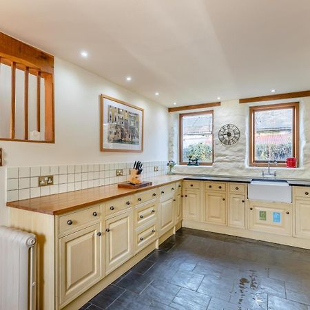 Pandy Farmhouse - Panoramic Mountain Views Within Snowdonia'S National Park - 4X4 Recommended 돌겔라우 외부 사진
