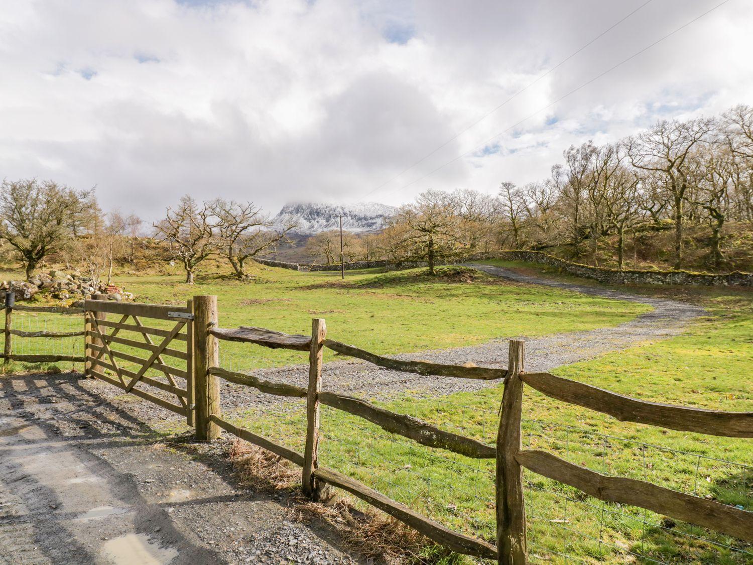 Pandy Farmhouse - Panoramic Mountain Views Within Snowdonia'S National Park - 4X4 Recommended 돌겔라우 외부 사진