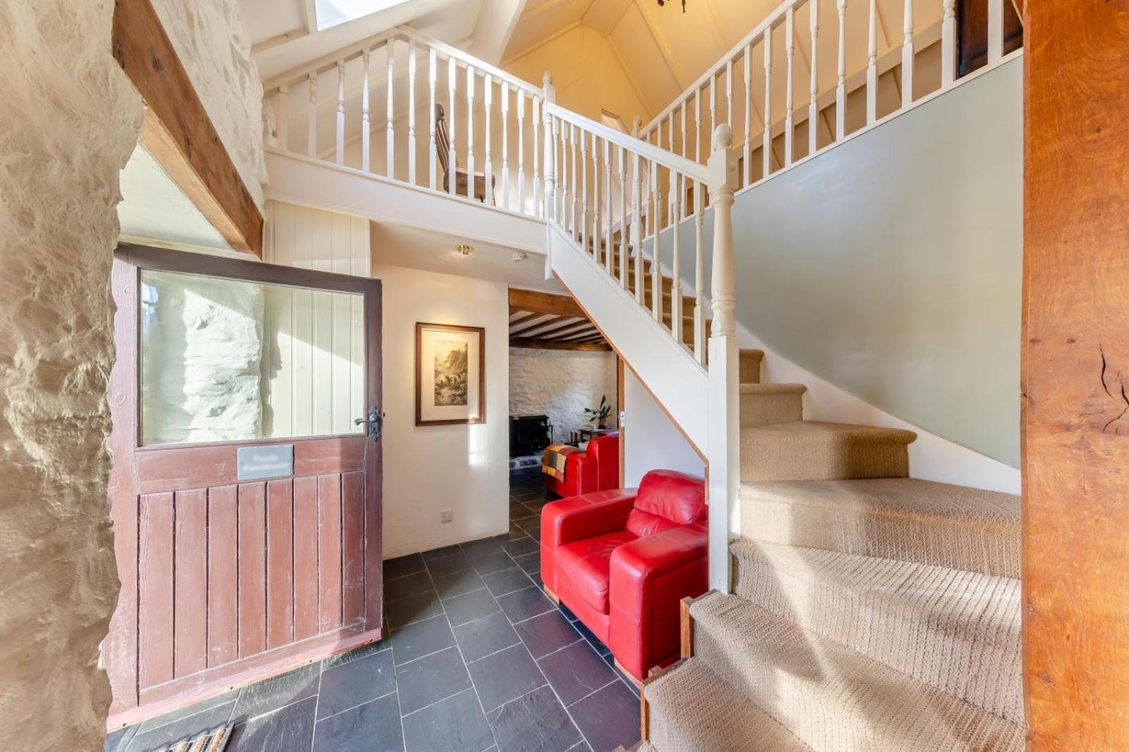 Pandy Farmhouse - Panoramic Mountain Views Within Snowdonia'S National Park - 4X4 Recommended 돌겔라우 외부 사진