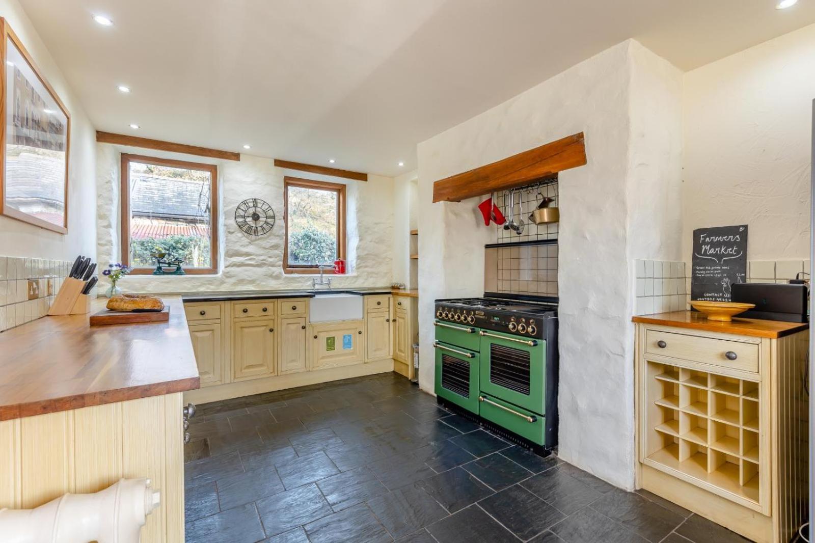 Pandy Farmhouse - Panoramic Mountain Views Within Snowdonia'S National Park - 4X4 Recommended 돌겔라우 외부 사진